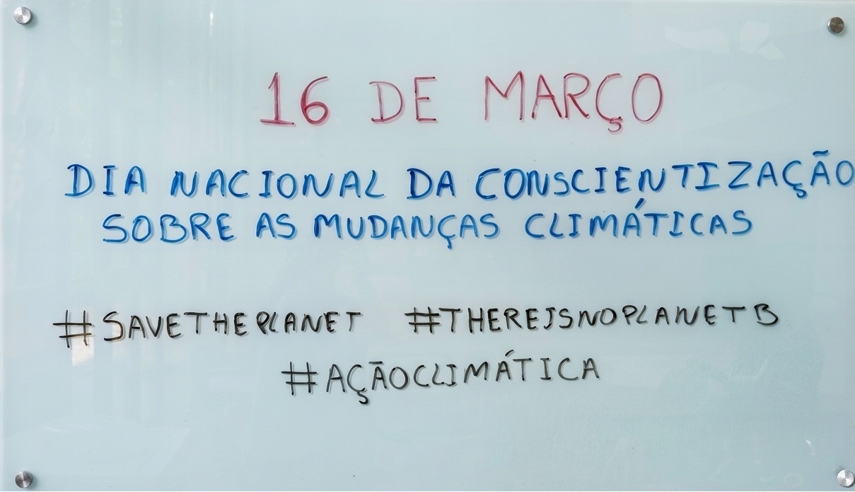 imagem do quadro branco com a informação 